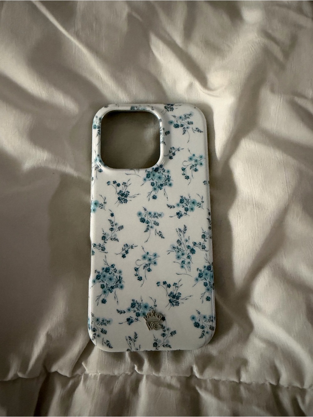 Floral White & Teal Phone Case - Protective Decorative Cover iPhone 16 Pro